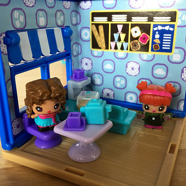 My Mini MixieQ's Apartment Beauty Salon Fairy Land Blind Boxes